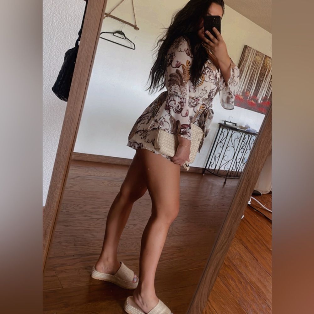 Colorful mid sleeve romper - Picture 3 of 6